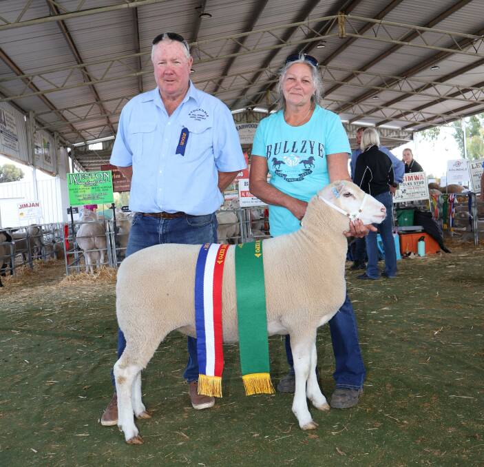 The grand champion Ile de France and champion Ile de France ewe was exhibited by the Goldenover stud, Cuballing. With the winning ewe were judge Laurie Fairclough (left), Stockdale White Suffolk and Poll Dorset studs, York and Goldenovers Kirsty Wagenhauser.