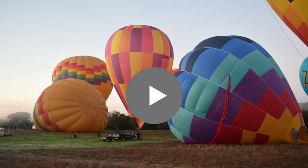 Hot air ballooning championships | VIDEOS