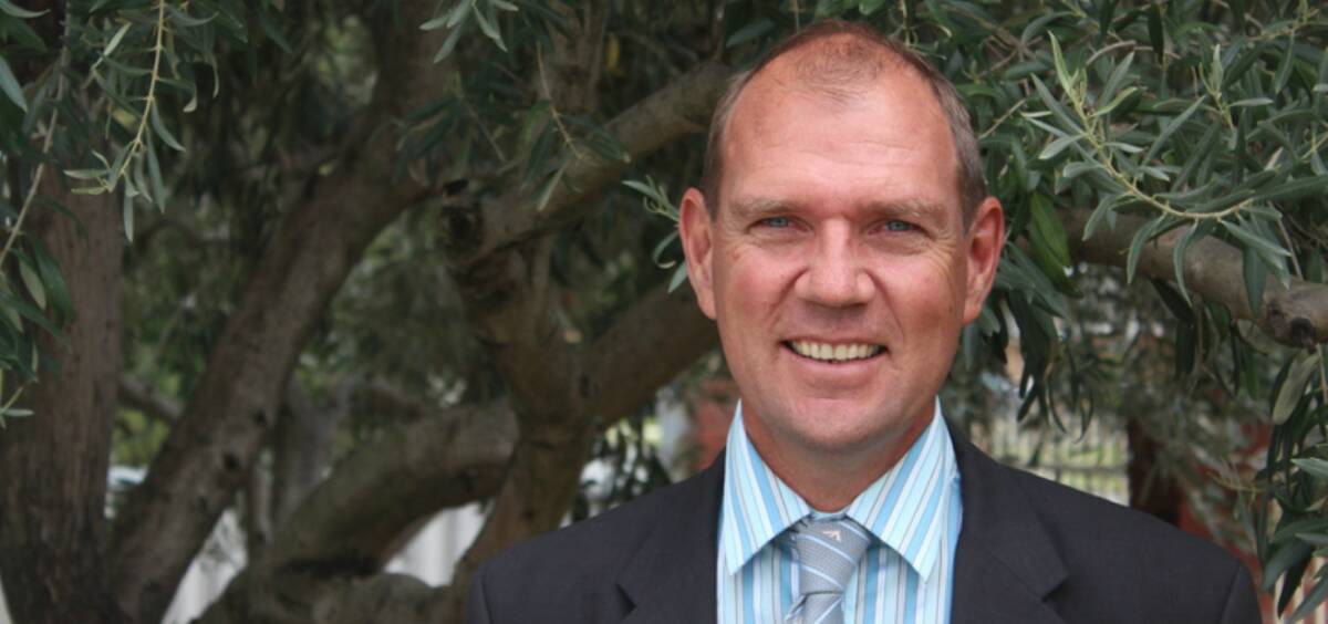 Bill Crabtree dubbed No-Till Bill for his advocacy of No Tillage farming in Australia, will be running against Central Wheatbelt minister Mia Davies in the March State election.
