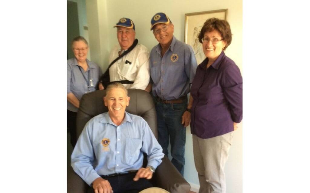 Lions club donates chair to Northam hospice