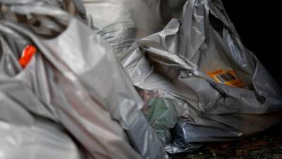 Plastic bag ban to be implemented throughout wheatbelt in July 2018. Photo: AAP/Samantha Manchee.