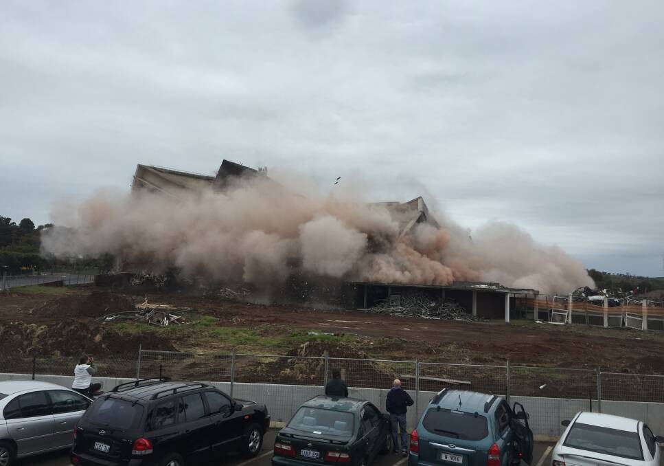 The old Northam Hospital is demolished. Photo: Deanne Young.