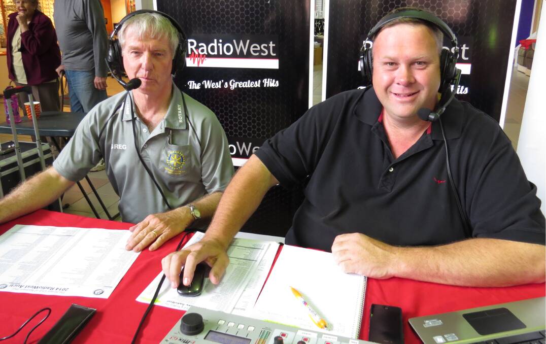 On air: Greg Verlinden and Bryan French at the start of Saturday s auction.