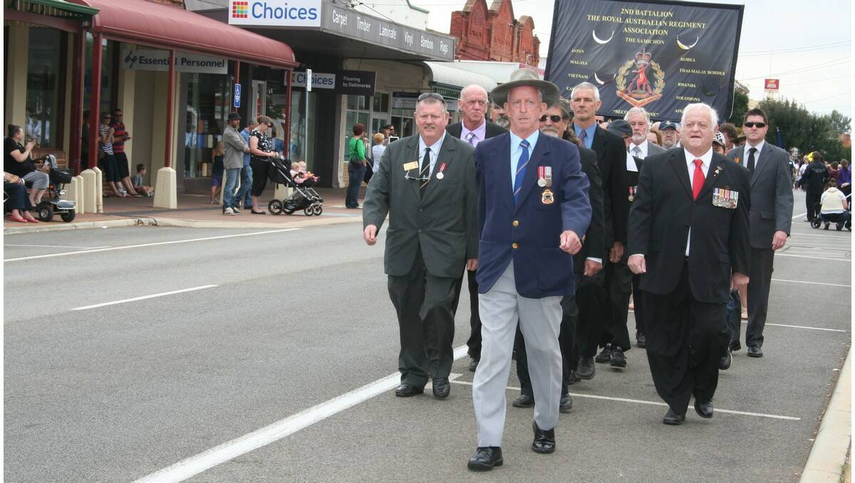 Photos from the Anzac Day parade and service in Northam.