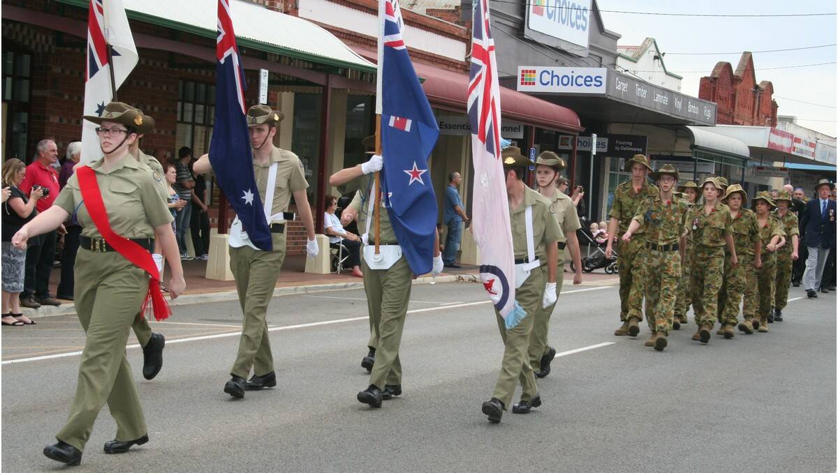 Photos from the Anzac Day parade and service in Northam.