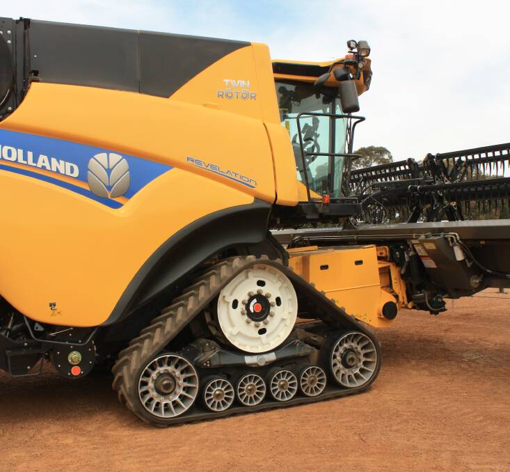 The CR10.90 was equipped with the New Holland SmartTrax system which has a triangular structure which New Holland says offers a 57 per cent reduction in ground pressure.