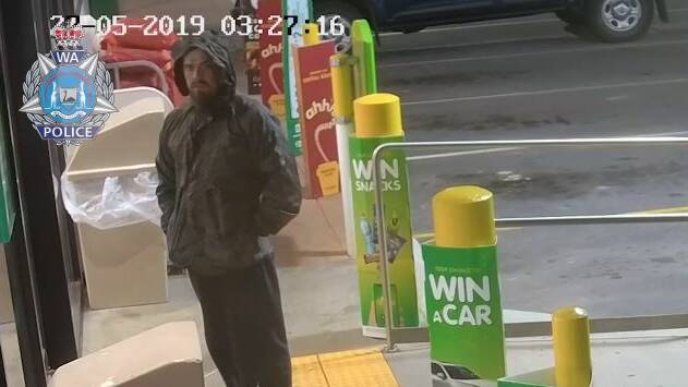 Police appeal for witnesses of The Lakes petrol station hold up | VIDEO