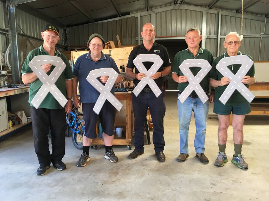 Northam Men’s Shed shows its commitment to road safety with WALGA’s Road Ribbons campaign. “Don’t Drive Tired.”