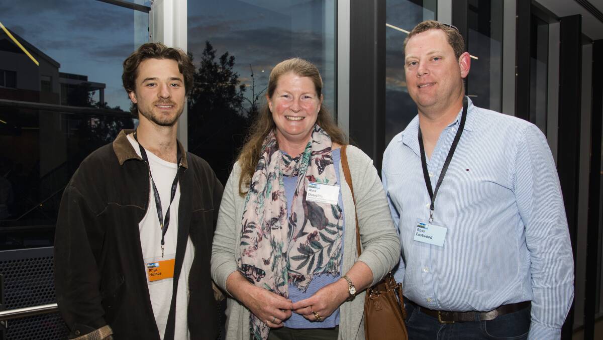 
2018 DPIRD Curtin Ignition Program Scholarship recipients Rhys Haines (left) and Ross Eastwood (right) talk to DPIRD research officer Alex Douglas about the course and how it will assist the development of their grains innovations.